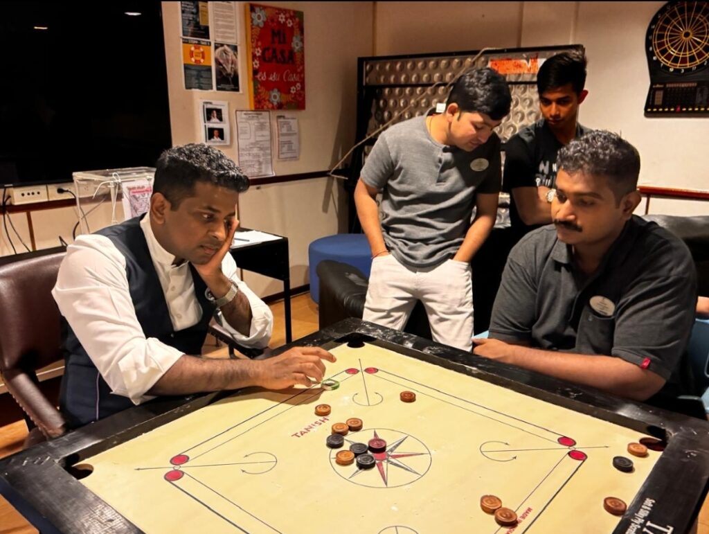 CARROM PIC 5 (1)